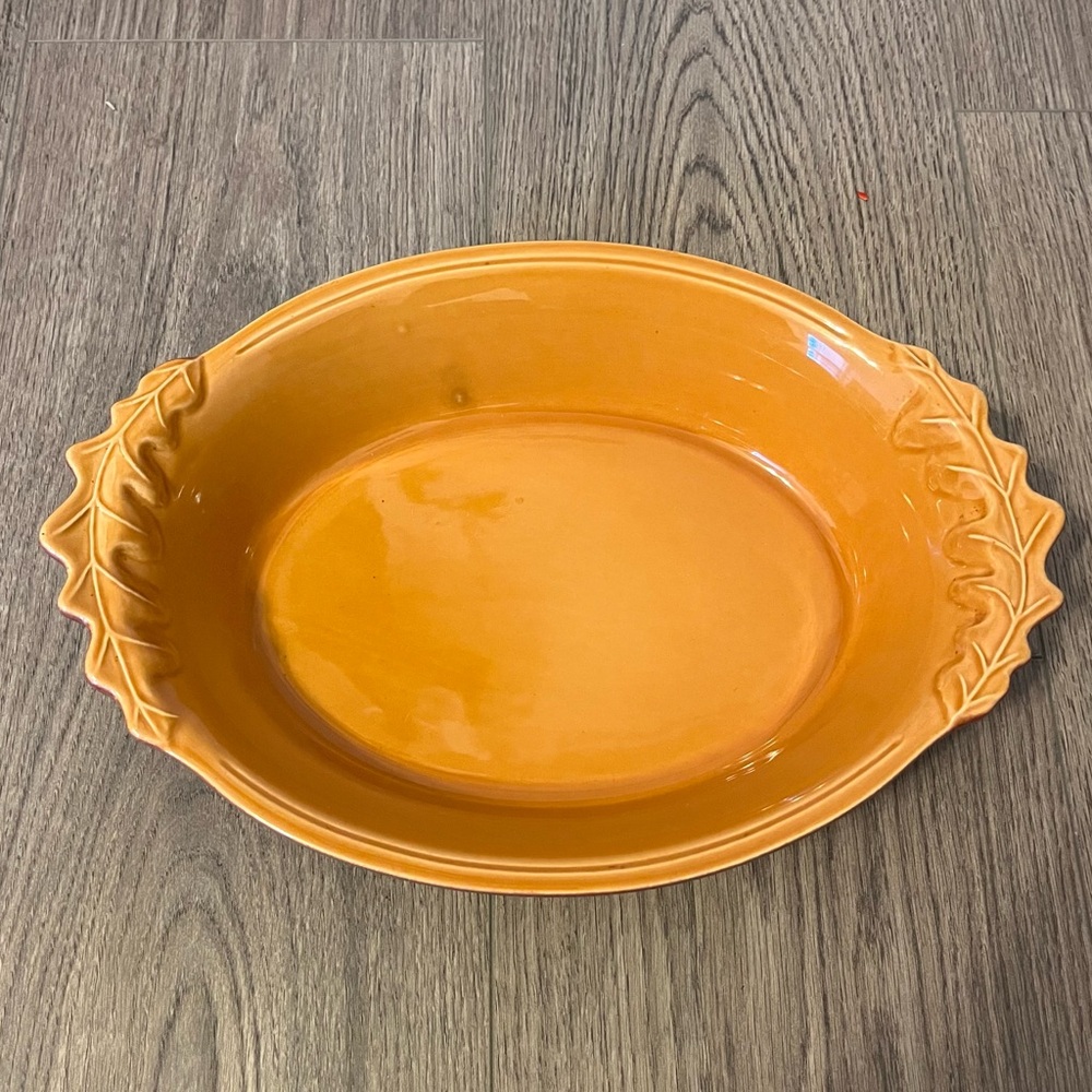 Peugeot Appolia Leaf Casserole Dish